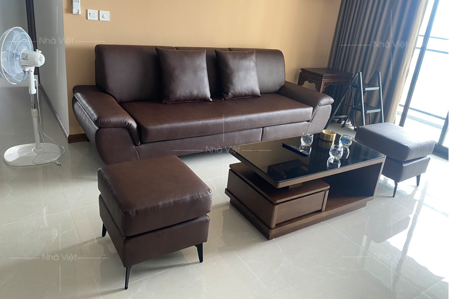 Nhà Việt bàn giao bộ bàn ghế sofa, bàn trà cho anh Dũng tại The Light