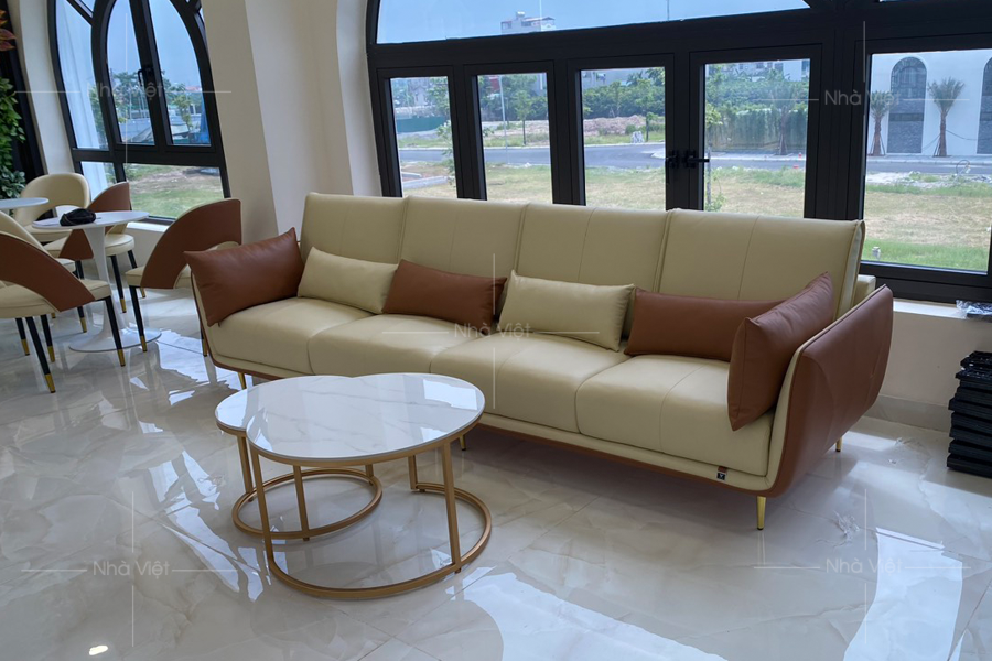 Ghế sofa văng bọc da cao cấp phối màu ấn tượng tại công ty Sông Hồng - Hưng Yên