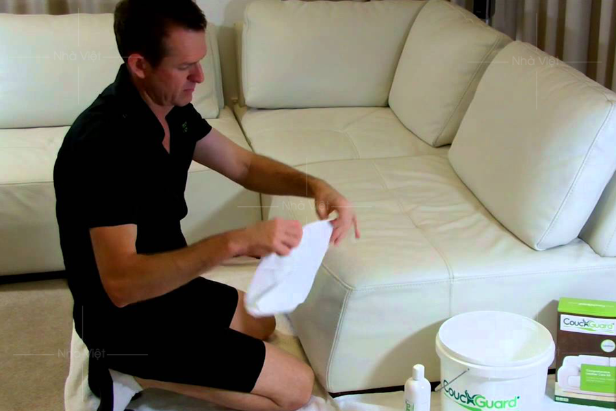 Làm thế nào để vệ sinh bộ sofa da vừa sạch lại không bị hỏng lớp da